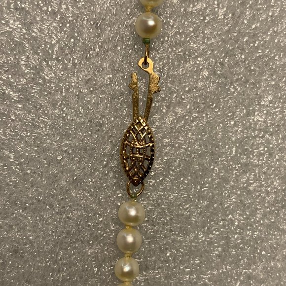 21" Ivory Faux 4cm Pearl Necklace. Individually Knotted. Silk Strand. (167) - Picture 3 of 4